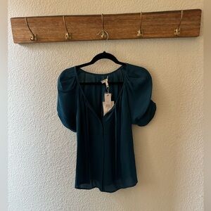 Joie 100% Silk Blouse. Sz Sm NWT
